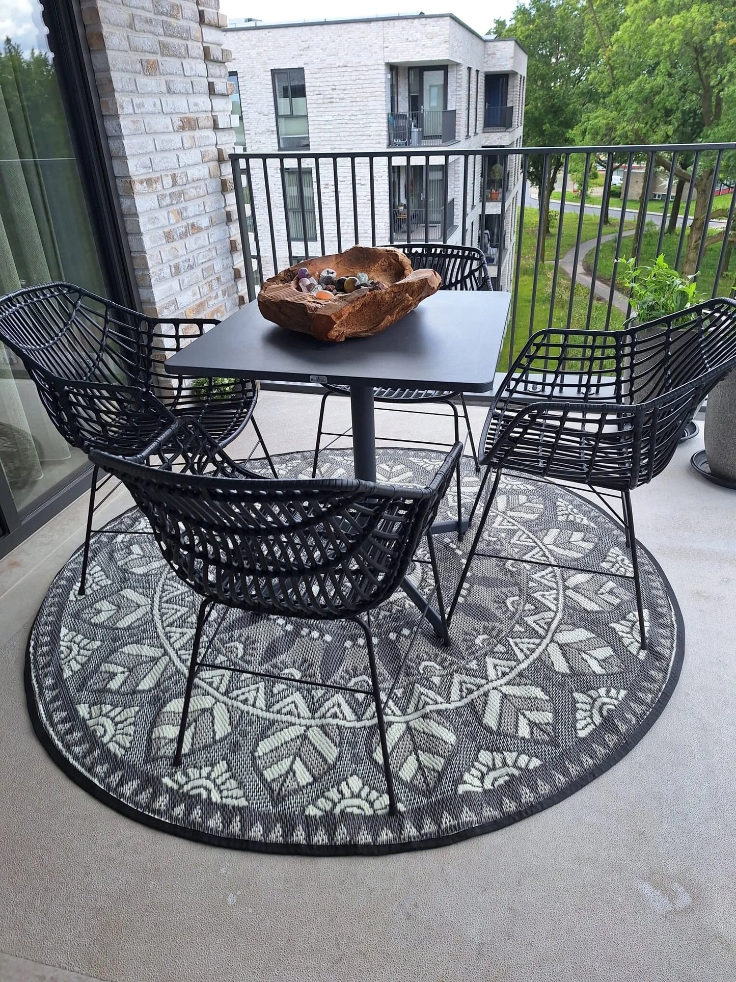 Buitenkleed rond dia 180 cm , zwart / grijs / crème