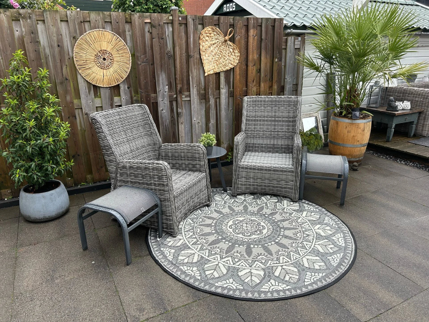 Buitenkleed rond dia 180 cm , zwart / grijs / crème